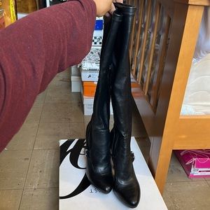 Nine West Jaelynn Black Heeled Boots in Size 8